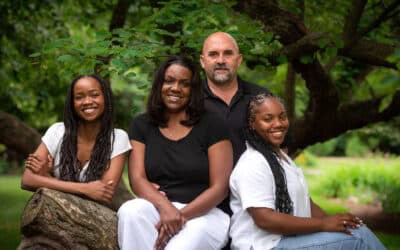 Beautiful Family Portraits at Foster Park in Fort Wayne, Indiana || The Chupp Family
